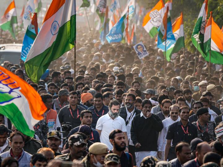 One Side Uttar Pradesh Opposition Leaders reject Rahul Gandhi Invitation other side Mehbooba Mufti Accepted यूपी में विपक्षी नेताओं ने भारत जोड़ो यात्रा से बनाई दूरी; कश्मीर में महबूबा मुफ्ती, फारूक अब्दुल्ला और तारिगामी राहुल गांधी के साथ चलने को तैयार