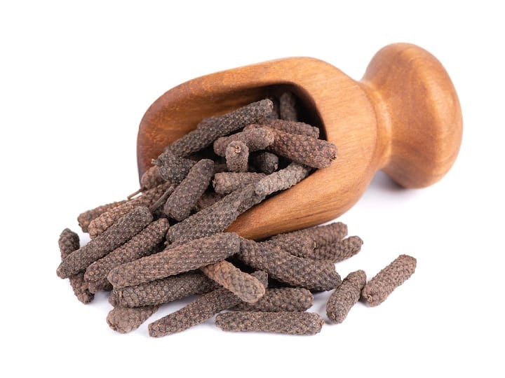 Pippali ke Fayde In cold days you will get relief from the problem of cough and cold just take Peepli in this way Pippali ke Fayde: ठंड के दिनों में जुकाम से मिलेगी राहत, बस इस तरह कर लें पीपली का सेवन