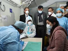 COVID 19: कोरोना के खतरे के बीच तैयारियों को परखने के लिए अस्पतालों में मॉक ड्रिल, देखें तस्वीरें