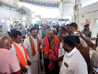 மதுரை விமான நிலைய விரிவாகத்திற்கு  தேவையான நிலத்தை தமிழக அரசு ஒப்படைக்கவில்லை  - அமைச்சர் வி.கே.சிங்