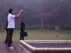 గజగజ వణికించే దిల్లీ చలిలో కేవలం టీషర్ట్‌తో రాహుల్ గాంధీ!