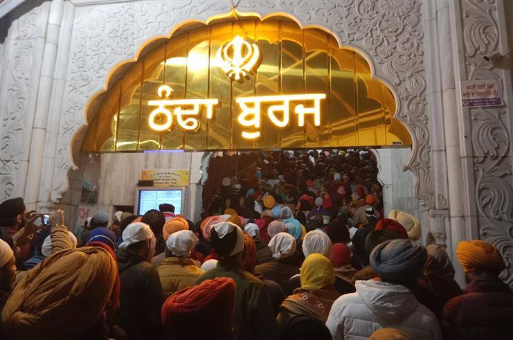 shaheedi jor mela 2022 a large number of sangats are arriving to pay obeisance to chhote sahibzade and mata gujri Shaheedi Jor Mela 2022: ਛੋਟੇ ਸਾਹਿਬਜ਼ਾਦਿਆਂ ਤੇ ਮਾਤਾ ਗੁਜਰੀ ਨੂੰ ਸਿੱਜਦਾ ਕਰਨ ਪਹੁੰਚ ਰਹੀਆਂ ਵੱਡੀ ਗਿਣਤੀ ਸੰਗਤਾਂ