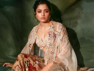 Rashmika Mandanna Video: रश्मिका मंदाना ने बीच सड़क पर कार रोक फैन को जमकर लगाई डांट, वजह जान आप भी करने लगेंगे एक्ट्रेस की तारीफ