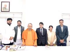 'हमारी बच्चियों को...', पहली मुस्लिम फाइटर पायलट बनने जा रहीं सानिया मिर्जा से मुलाकात पर बोले सीएम योगी