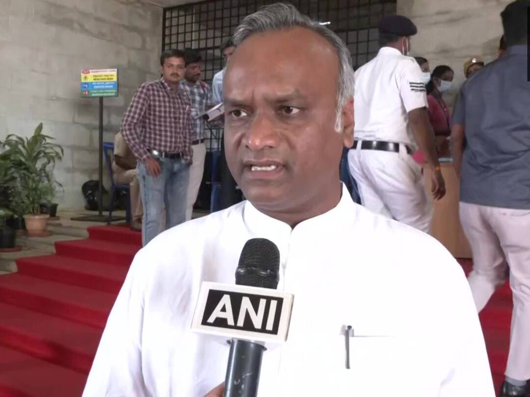 'Will File Legal Complaint': K'taka Congress MLA Priyank Kharge Condemns BJP's Pragya Thakur's 'Keep Knives Sharpened' Remark 'Will File Legal Complaint': K'taka Congress MLA Priyank Kharge Over BJP's Pragya Thakur's 'Keep Knives Sharpened' Remark 'Will File Legal Complaint': K'taka Congress MLA Priyank Kharge Condemns BJP's Pragya Thakur's 'Keep Knives Sharpened' Remark