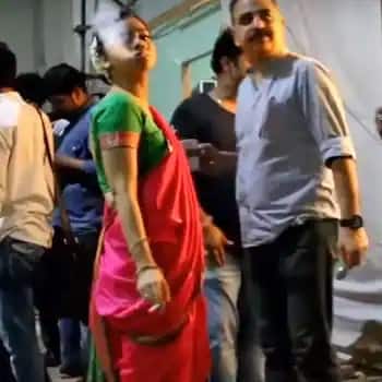 सुमोना चक्रवर्ती - 'द कपिल शर्मा शो' में नजर आने वाली सुमोना चक्रवर्ती टीवी की फेमस एक्ट्रेस में से एक हैं. आपको जानकर हैरानी होगी कि, वो भी कई बार सिगरेट पीते हुए देखी गई हैं.