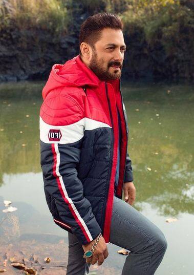 ਸਲਮਾਨ ਖਾਨ ਨੇ ਅੱਗੇ ਕਿਹਾ ਸੀ ਕਿ ਇੰਨਾ ਹੀ ਨਹੀਂ, ਉਸ ਦੌਰਾਨ ਉਹ 30 ਰੋਟੀਆਂ ਅਤੇ ਬਹੁਤ ਸਾਰਾ ਰਾਜਮਾ-ਚਾਵਲ ਖਾਂਦੇ ਸਨ। ਇਸ ਤੋਂ ਇਲਾਵਾ ਉਹ ਆਪਣਾ ਭਾਰ ਵਧਾਉਣ ਲਈ ਕਈ ਚੀਜ਼ਾਂ ਖਾਂਦਾ ਸੀ। ਦੂਜੇ ਪਾਸੇ ਜੇਕਰ ਹੁਣ ਦੀ ਗੱਲ ਕਰੀਏ ਤਾਂ ਹੁਣ ਤਾਂ ਉਹ ਪੂਰੇ ਹਫ਼ਤੇ ਵਿੱਚ ਇੰਨਾ ਵੀ ਨਹੀਂ ਖਾਂਦਾ।