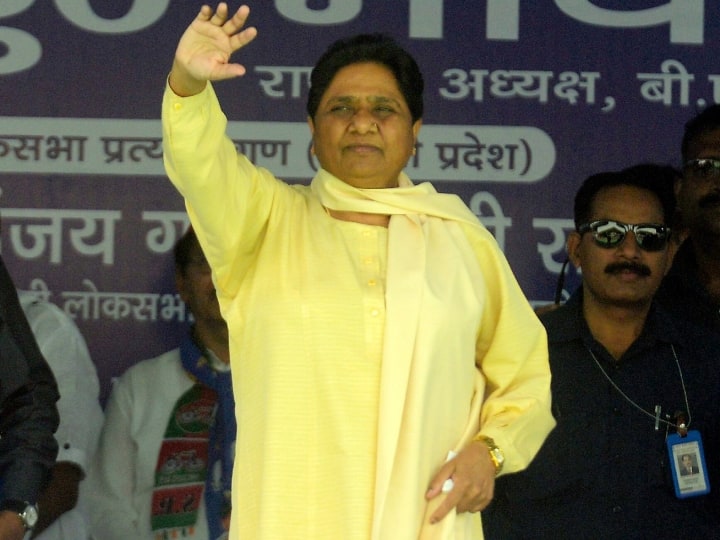 Guest House Kand Full Story SP BSP Alliance Rivalry of Mayawati and Mulayam Singh Yadav सियासत के किस्से: क्या था वो Guest House कांड, जिसके बाद Mayawati पहनने लगीं सलवार सूट!