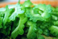 அள்ளித்தரும் நன்மைகள்.. பாவக்காயின் மகிமை..