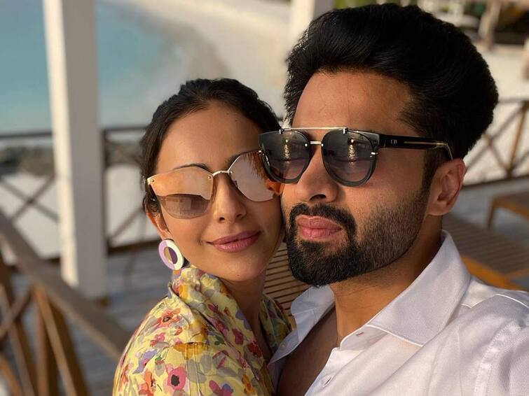 Rakul Preet Singh and Jackky Bhagnani getting married soon, Reports Rakul Preet Singh Marriage: జాకీతో పీకల్లోతు ప్రేమలో రకుల్, త్వరలో పెళ్లిపీటలు ఎక్కబోతోందా?