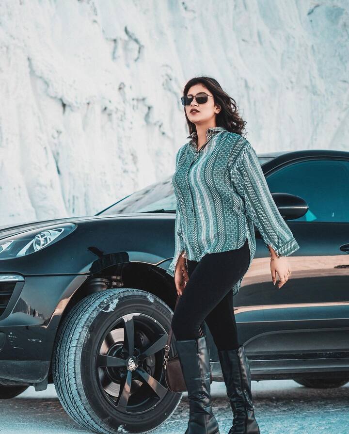 अंजलि अरोड़ा अपने डांस से लोगों को दीवाना बना लेती हैं. शायद यही वजह है कि उनके फैंस की भरमार है. हाल ही में एक्ट्रेस बर्फीली पहाडियों में इंजॉय कर रही हैं.