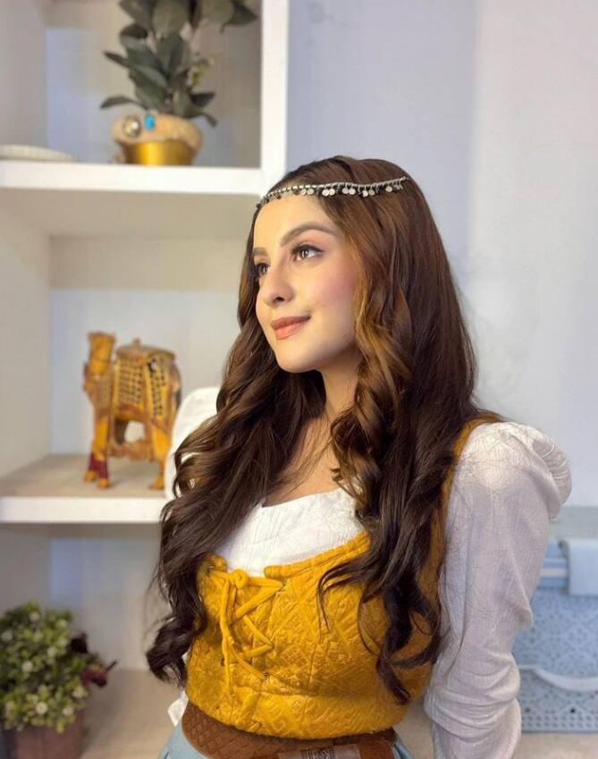 ময়নাতদন্তের পর সোমবার রাতে প্রয়াত অভিনেত্রীর দেহ তাঁর পরিবারের হাতে তুলে দেওয়া হয়। আজ অর্থাৎ, মঙ্গলবার তাঁর শেষকৃত্য সম্পন্ন হবে বলে জানা গিয়েছে।