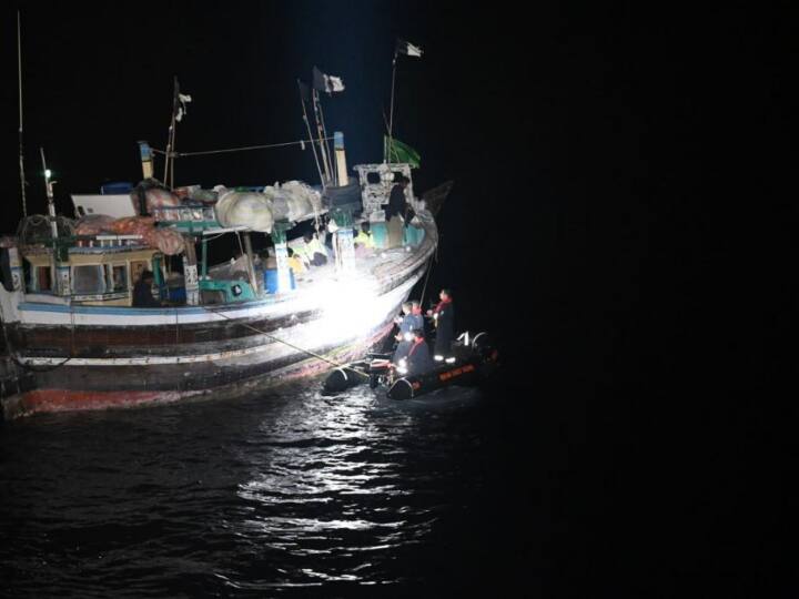 Gujarat ATS: एटीएस की कार्रवाई के बाद DGP का बड़ा बयान, '1992 के बाद यह पहला मौका जब गुजरात में जब्त हुए हथियार' DGP Ashish Bhatia said after ATS action This is first time since 1992 when arms were seized in Gujarat Gujarat ATS: एटीएस की कार्रवाई के बाद DGP का बड़ा बयान, '1992 के बाद यह पहला मौका जब गुजरात में जब्त हुए हथियार'