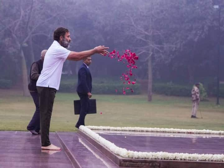 rahul gandhi wearing t shirt social media users react on it Bharat Jodo Yatra ਰਾਹੁਲ ਗਾਂਧੀ ਨੂੰ ਠੰਡ ਕਿਉਂ ਨਹੀਂ ਲੱਗ ਰਹੀ? ਕੜਾਕੇ ਦੀ ਸਰਦੀ ਵਿੱਚ ਵੀ ਟੀ-ਸ਼ਰਟ ਪਹਿਨਣ ਵਾਲੇ ਕਾਂਗਰਸੀ ਆਗੂ ਦਾ ਰਾਜ਼ ਲੋਕਾਂ ਨੇ ਦੱਸਿਆ