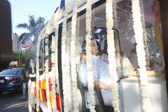 Tunisha Sharma Last Rites: एंबुलेंस के अंदर बेसुध दिखीं तुनिषा शर्मा की मां, देखें एक्ट्रेस और उनके परिवार की आखिरी तस्वीरें