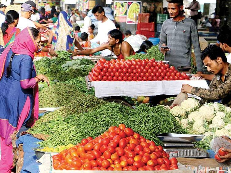 vegetable price list for 27th december 2022 in koyambedu market chennai Vegetable Price: உச்சத்தில் சின்ன வெங்காயம் விலை... தக்காளி, பீன்ஸ், கேரட் நிலவரம் எப்படி...?