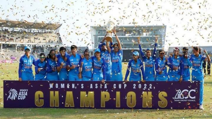 ভারতীয় মহিলা ক্রিকেটের জন্য এই বছরটা বিশেষ তাৎপর্যপূর্ণ ছিল। হরমনপ্রীত কৌররা কমনওয়েলথে রুপো জেতেন। এশিয়া কাপ ট্রফিও নিজেদের নামে করেন। পাশাপাশি এক ঐতিহাসিক সিদ্ধান্তে বিসিসিআই পুরুষ ও মহিলা উভয় দলের জন্য সমসংখ্যক ম্যাচ ফির কথা ঘোষণা করে।