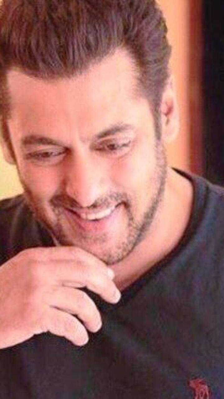 இவருக்கு நீச்சல் விரர் ஆக வேண்டும் என்ற அசையும் இருந்ததாம்