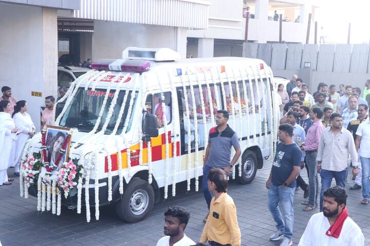 पुलिस शीजान से तुनिषा केस में रिमांड पर लिया गया है और उनसे लगातार पूछताछ की जा रही है.