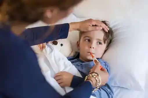 Winter Health Tips pneumonia risks in kids know symptoms here marathi news Winter Health Tips : मुलांना वारंवार सर्दी, खोकला होतोय? वेळीच सावध व्हा; होऊ शकतात न्यूमोनियाची लक्षणं