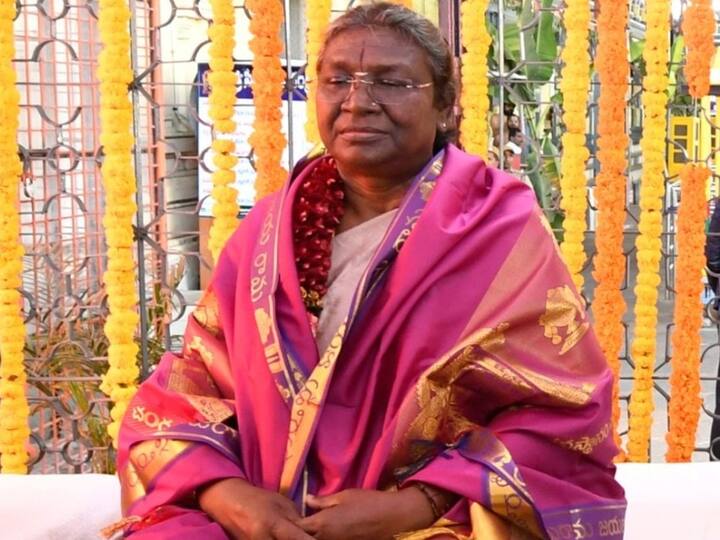 President Droupadi Murmu offered prayers to the presiding deities at the Bhadrachalam temple in Telangana.