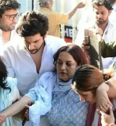 Tunisha Sharma ਦੇ ਅੰਤਿਮ ਸੰਸਕਾਰ ਦੌਰਾਨ ਵਿਗੜੀ ਮਾਂ ਦੀ ਤਬੀਅਤ