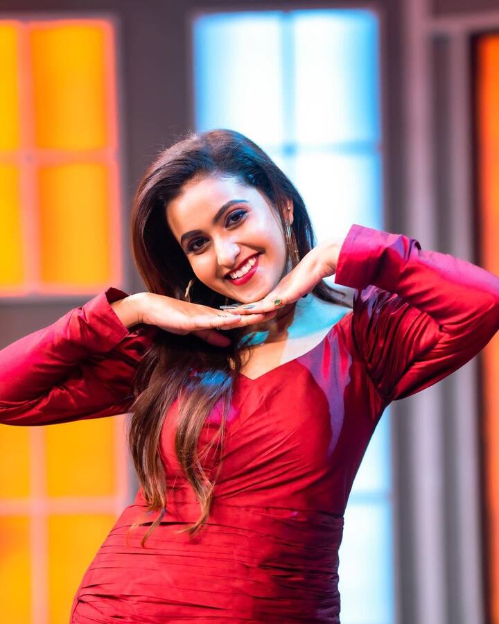 వరుస ప్రోగ్రాంలతో బిజీ.Photo Credit@Deepika Pilli/instagram