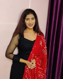 Poonam Dubey Transformation: पूनम दूबे की पुरानी तस्वीरों में दिखा उनका अनदेखा अंदाज, देखिए सालों बाद कितना बदल गई हैं एक्ट्रेस