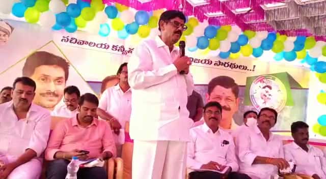 Anam Ramanarayana Reddy: ఏం చేశామని ఓట్లు అడుగుతాం,పెన్షన్లకు ఓట్లు పడతాయా ?: ఎమ్మెల్యే ఆనం సంచలన వ్యాఖ్యలు Nellore YSRCP MLA Anam Ramanarayana Reddy sensational Comments on AP Govt Schemes DNN Anam Ramanarayana Reddy: ఏం చేశామని ఓట్లు అడుగుతాం,పెన్షన్లకు ఓట్లు పడతాయా ?: ఎమ్మెల్యే ఆనం సంచలన వ్యాఖ్యలు