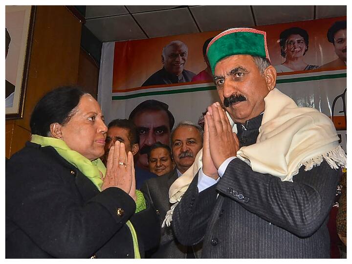 Himachal Pradesh Chief Minister Sukhvinder Singh Sukhu with State Congress President Pratibha Singh during the party's 138th Foundation Day function, in Shimla. (Image: PTI)