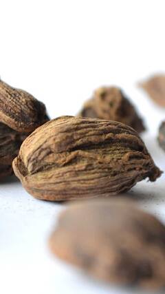 Nutmeg Benefits : छोट्याशा जायफळाचे बहुगुणी फायदे