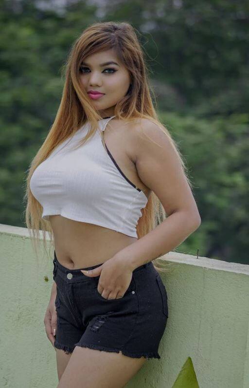 લીના નાગવંશી છત્તીસગઢના રાયગઢની લોકપ્રિય સોશિયલ મીડિયા સ્ટાર હતી. 22 વર્ષની લીના સોશિયલ મીડિયા પર ઘણી એક્ટિવ હતી.