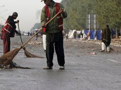 கையால் மலம் அள்ளுவதை தடுக்கும் சட்டத்தை கடுமையாக அமல்படுத்த வேண்டும் - நீதிபதிகள்