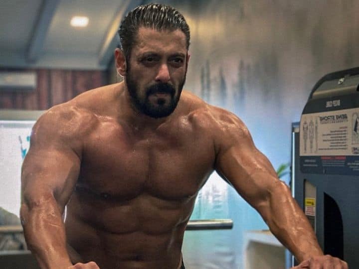 Bollywood Fitness Icon: नया साल 2023 बेहद करीब आ रहा है. ऐसे में आप भी फिटनेस रेजूलेशन लेना चाहते हैं, तो आपको ये चुनिंदा बॉलीवुड एक्टर बॉडी बनाने के मामले में काफी मोटिवेट करेंगे.