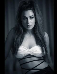 Nia Sharma Pics: નિયા શર્માએ પહેર્યા એવા કપડા કે ઈન્ટરનેટ પર ગરમીનો પારો થયો હાઈ