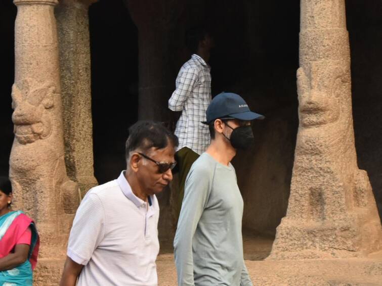 google ceo Sundara Pichai visiting Mahabalipuram sculptures are spreading on social media TNN Google சிஇஓ.. அப்பாடா என்ன ஒரு எளிமை..! கூலாக பல்லவர் கால சிற்பத்தை கண்டு களித்த சுந்தர் பிச்சை..!