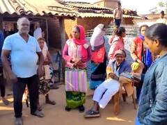 छत्तीसगढ़: कड़कड़ाती ठंड में खुले आसमान के नीचे सोने को मजबूर रकबीर का परिवार, इस वजह से प्रशासन ने सील कर दिया घर