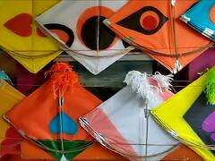 Makar Sankranti: नंदुरबारात रंगीबेरंगी पतंगांनी सजल्या बाजारपेठा