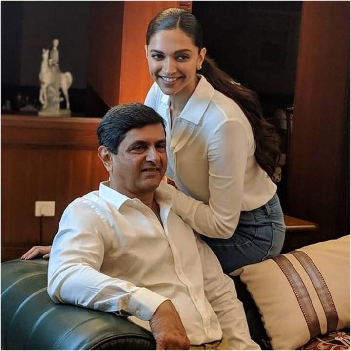 दीपिका पादुकोण के पिता का नाम प्रकाश पादुकोण है. मालूम हो प्रकाश पादुकोण नेशनल लेवल के बैंडमिंटन प्लेयर रह चुके हैं. (Photo Credit- Instagram)