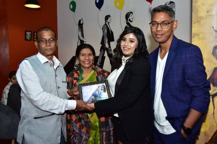 উৎসবের মরসুমে মুক্তি পেল নতুন রোম্যান্টিক মিউজিক ভিডিও 'পিয়া তুনে'।