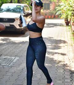 Malaika Arora Fitness: 49 साल की मलाइका अरोड़ा कैसे दिखती हैं इतनी फिट, ये है एक्ट्रेस का डेली रूटीन