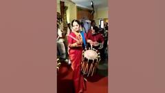 Kerala Bride Plays Chenda| తన పెళ్లికి..తనే డ్రమ్స్ వాయించిన కేరళ పెళ్లి కుమార్తె| Viral Video | ABP