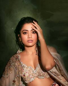 Rashmika mandanna :  ரஞ்சிதமே..ரஞ்சிதமே...நடிகை ராஷ்மிகாவின் லேட்டஸ்ட் போட்டோஷூட் !