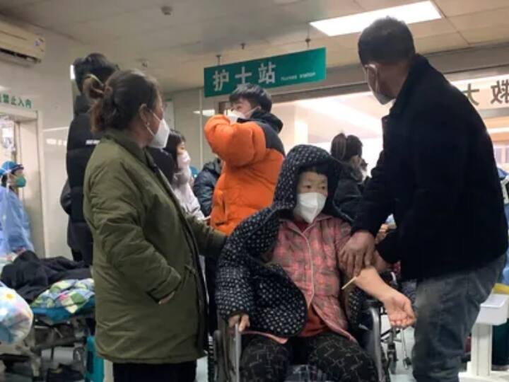 China Coronavirus Outbreak : चीनमध्ये दररोज सुमारे 9,000 लोक कोरोनामुळे आपला जीव गमावत आहेत. तसेच चीनमध्ये नोव्हेंबरमध्येच कोविड संसर्ग चीनमध्ये पसरू लागला होता, असा एक रिपोर्ट समोर आला आहे.