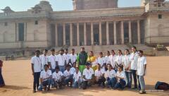 Hemant Patil : वक्तृत्व स्पर्धा जिंकणाऱ्या तब्बल 50 विद्यार्थ्यांना घडवली दिल्लीवारी; खासदार हेमंत पाटील यांचा अनोखा उपक्रम