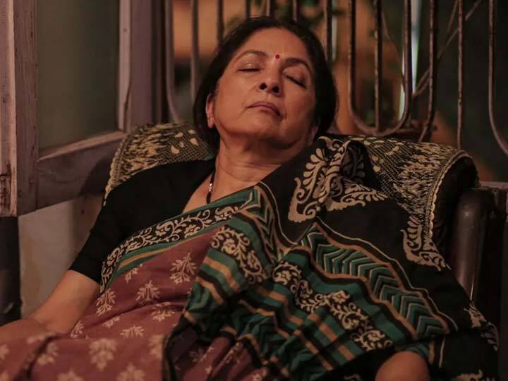 Neena Gupta reveals a director abused her in front of everyone she was left in tears read details here जब डायरेक्टर ने Neena Gupta को दी थीं मां-बहन की गालियां, सेट पर सबके सामने रोने लगी थी एक्ट्रेस