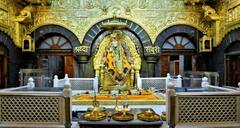 PHOTO : भाविकांच्या सेवेसाठी साईबाबा संस्थान सज्ज, भक्तनिवास फुल्ल झाल्यास राहण्याची तात्पुरती व्यवस्था