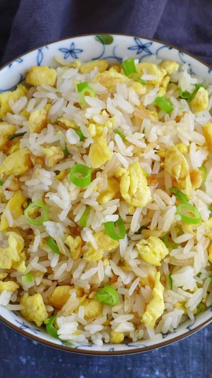 முட்டை மற்றும் பூண்டு ஃப்ரைட் ரைஸ்