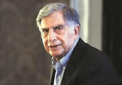 ਆਪਣੀ ਜ਼ਿੰਦਗੀ ਦੇ 85 ਸਾਲ ਪੂਰੇ ਕਰ ਚੁੱਕੇ ਰਤਨ ਟਾਟਾ ਦੀ ਨਾ ਤਾਂ ਕੋਈ ਪਤਨੀ ਹੈ ਅਤੇ ਨਾ ਹੀ ਕੋਈ ਬੱਚਾ ਹੈ ਅਤੇ ਇਸ ਦਾ ਕਾਰਨ ਇਹ ਹੈ ਕਿ ਉਨ੍ਹਾਂ ਨੇ ਵਿਆਹ ਹੀ ਨਹੀਂ ਕੀਤਾ ਹੈ। ਰਤਨ ਟਾਟਾ ਨੇ ਇਸ ਦੇ ਪਿੱਛੇ ਦੇ ਕਾਰਨਾਂ 'ਤੇ ਜ਼ਿਆਦਾ ਗੱਲ ਨਹੀਂ ਕੀਤੀ ਪਰ ਕਰੀਬ 7 ਸਾਲ ਪਹਿਲਾਂ ਉਨ੍ਹਾਂ ਨੇ ਬੜੌਦਾ ਮੈਨੇਜਮੈਂਟ ਐਸੋਸੀਏਸ਼ਨ ਦੇ ਇਕ ਪ੍ਰੋਗਰਾਮ 'ਚ ਇਸ ਬਾਰੇ ਕੁਝ ਜਾਣਕਾਰੀ ਦਿੱਤੀ ਸੀ।