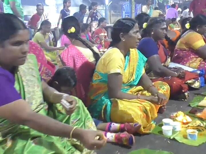 Kuthuvilaku Pooja at Karur Pasupadeeswarar temple for the good of the world TNN கரூர் பசுபதீஸ்வரர் ஆலயத்தில் உலக நன்மை வேண்டி குத்துவிளக்கு பூஜை